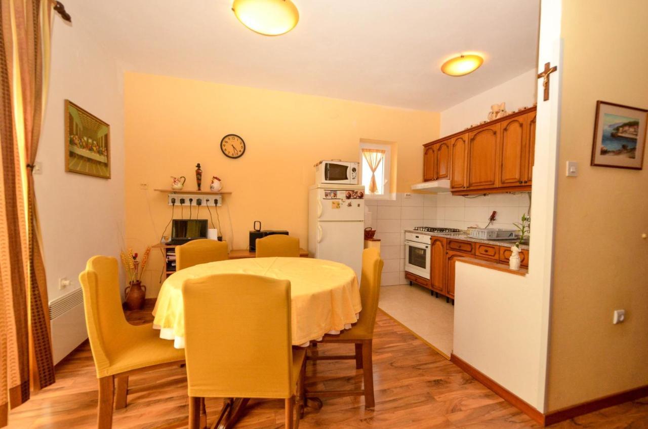 Apartments By The Sea Guduce, Ugljan - 13274 מראה חיצוני תמונה